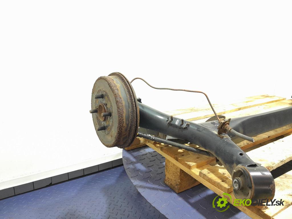 Toyota Yaris 2006 výztuha Pozastavenia: Zad: