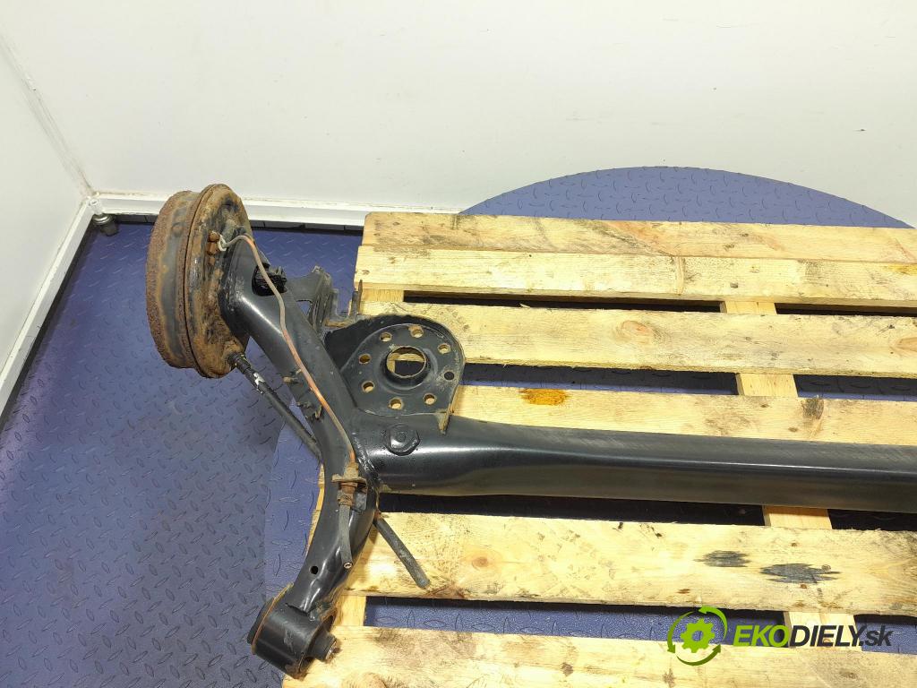 Toyota Yaris 2006 výztuha Pozastavenia: Zad: