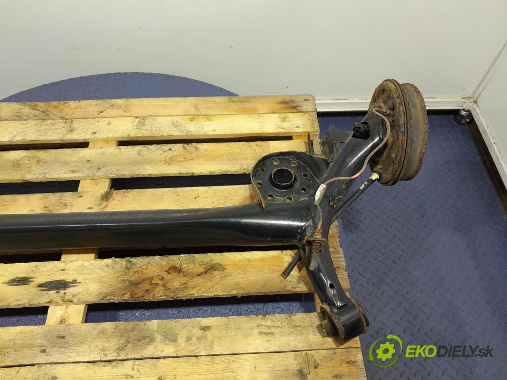 Toyota Yaris 2006 výztuha Pozastavenia: Zad: