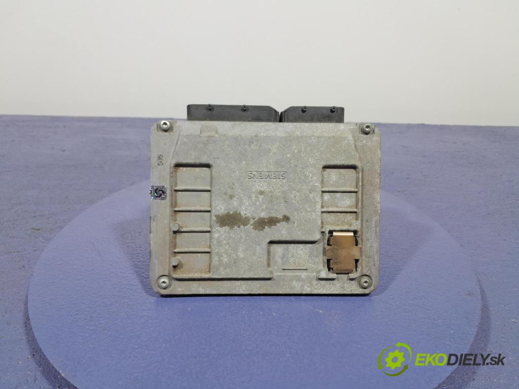 Vw Golf 2005 riadiaca jednotka Motor: 06A906033CB