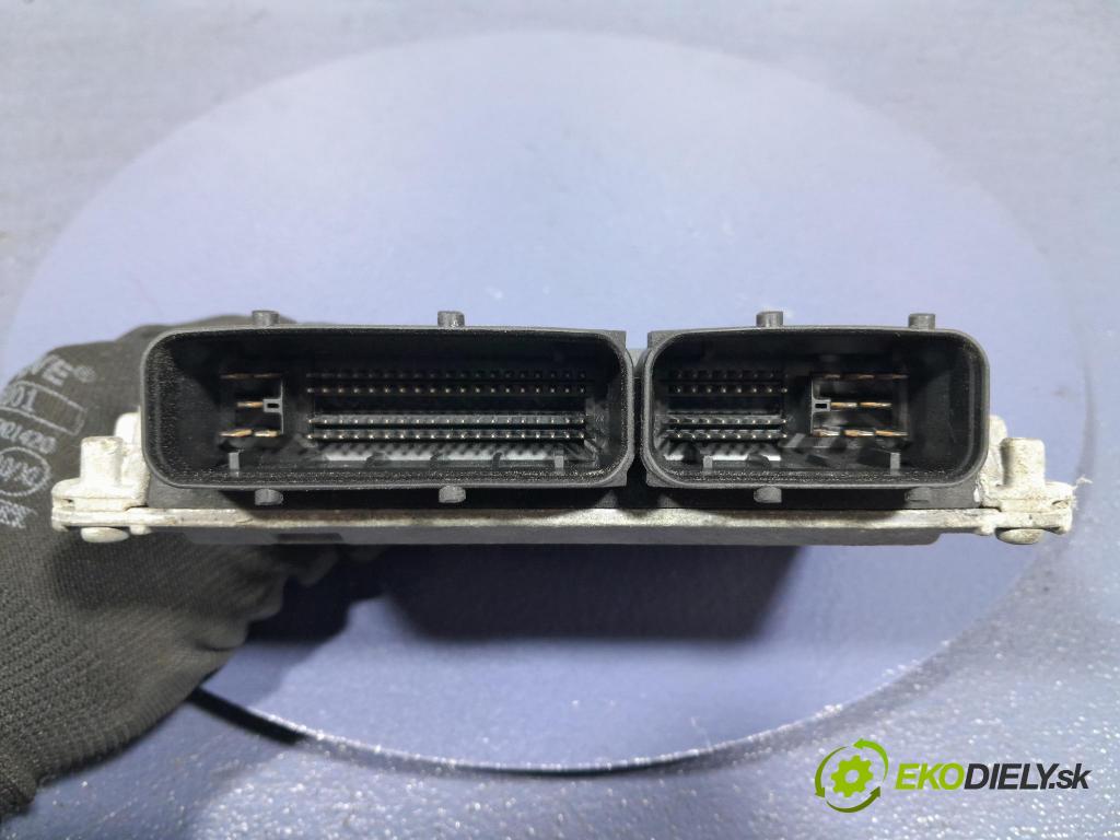 Vw Golf 2005 riadiaca jednotka Motor: 06A906033CB