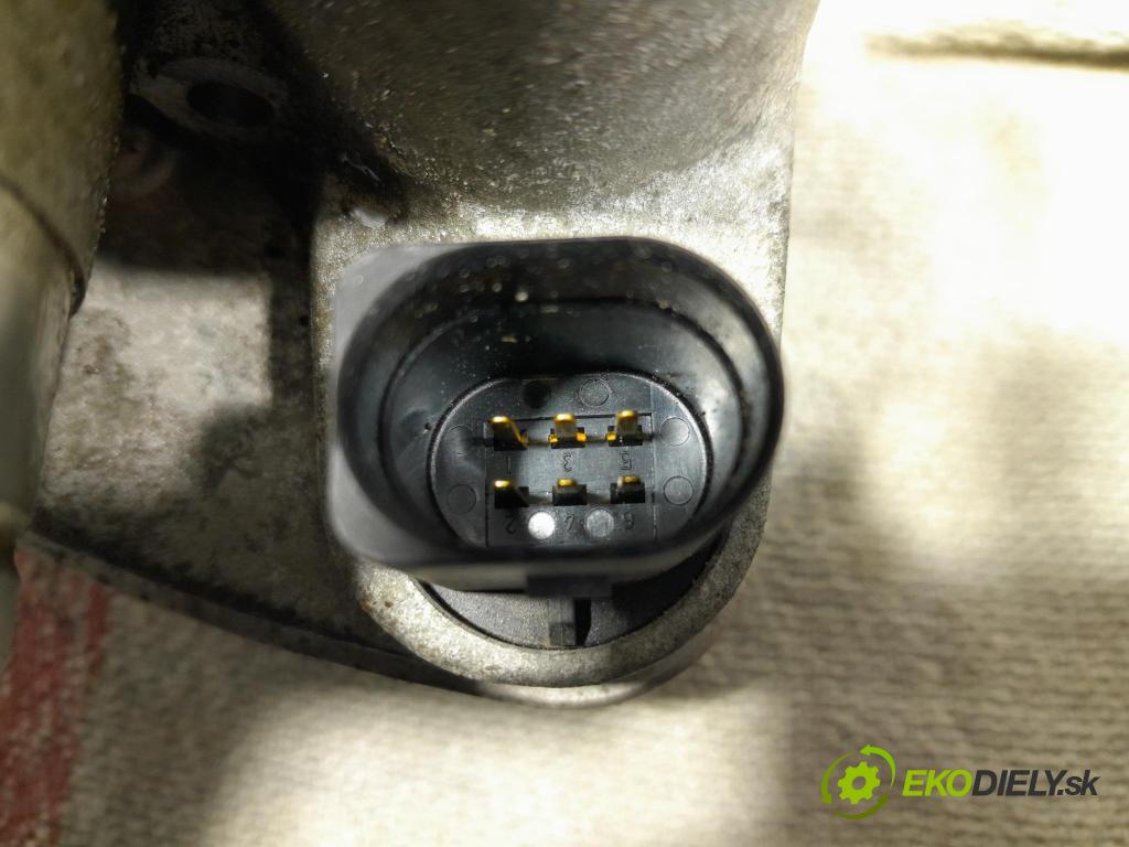 Vw Golf 2005 škrticí klapka 06A133062AB