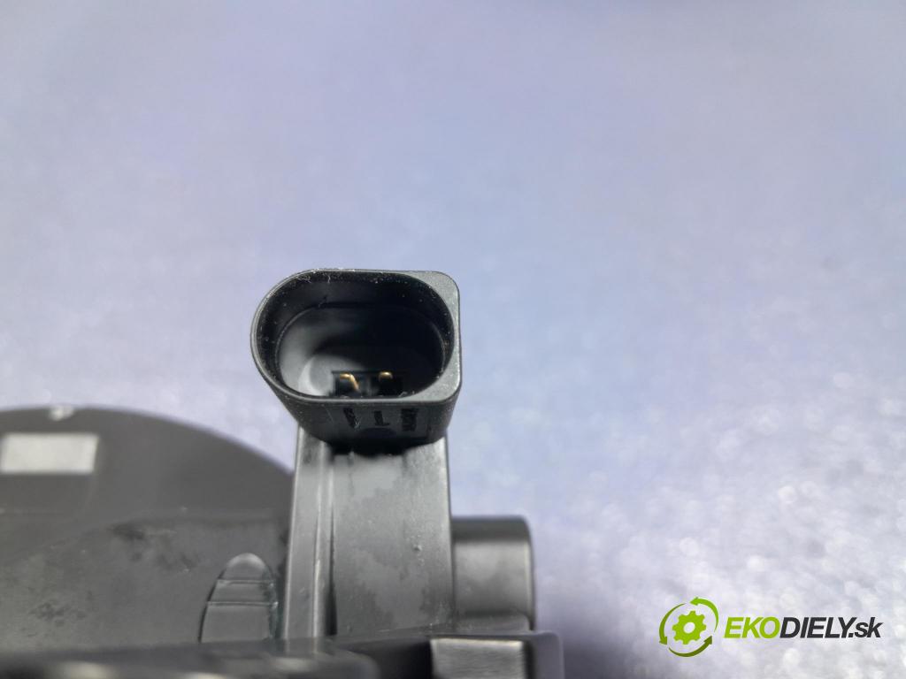 Vw Golf 2005 klika Klapky: Zadní: 1K0827469D