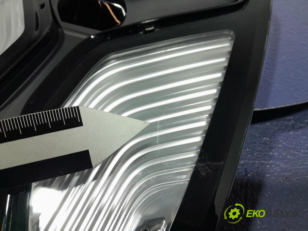 Bmw M5 2019 Svietidlá: Vnútri: 9893137