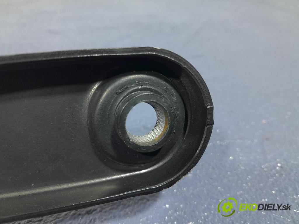 Bmw M5 2019 Paže: Stěrače: před 7357303