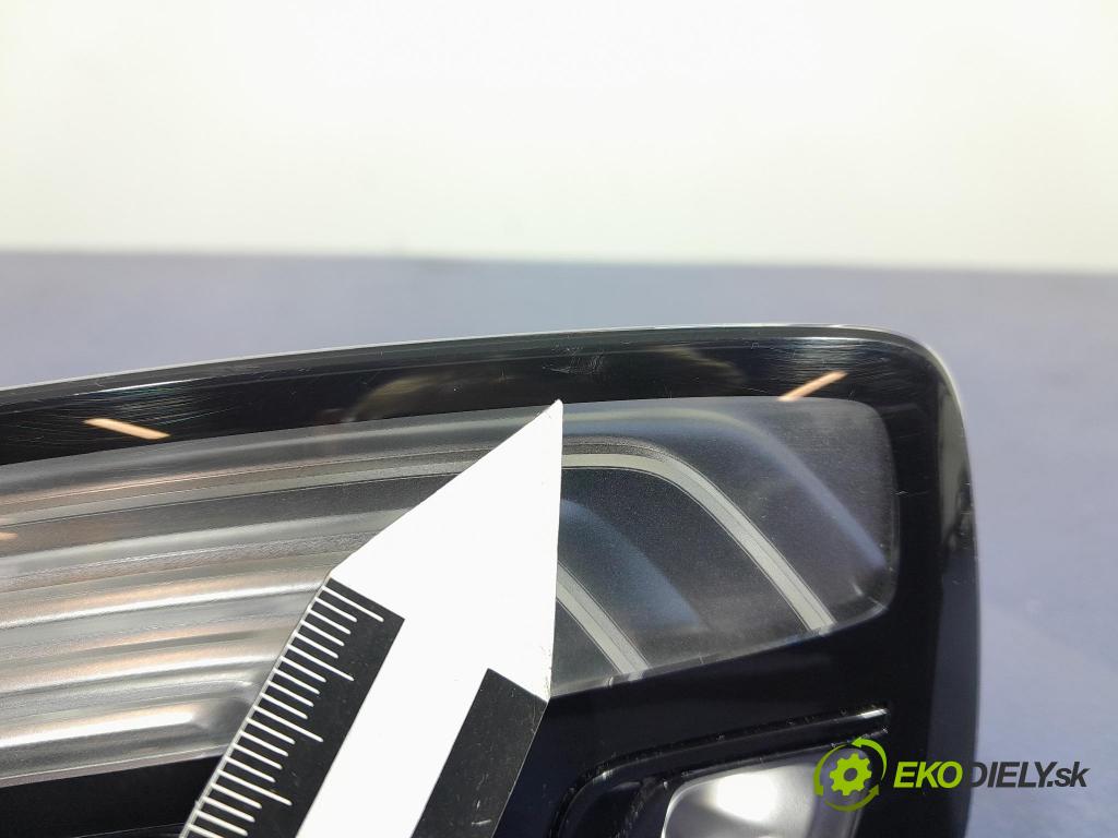 Bmw M5 2019 Svietidlá: Vnútri: 8486140