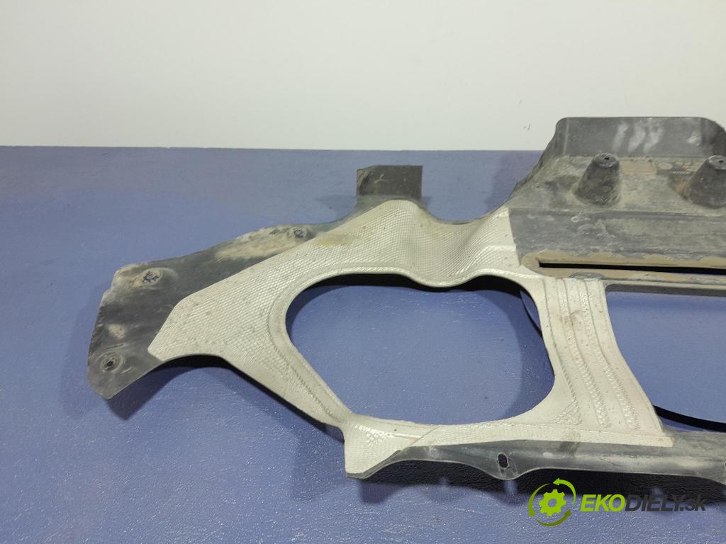 Bmw M5 2019 kryt Plast: podvozek: 8060097