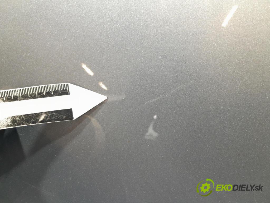 Toyota Yaris 2006 zadna dveře kufra: kufra: