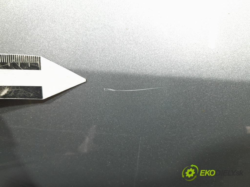 Toyota Yaris 2006 zadna dveře kufra: kufra: