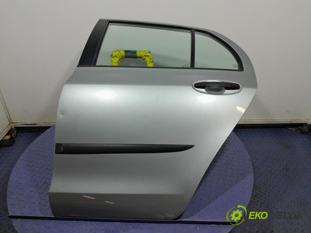 Toyota Yaris 2006 dvere zad Vľavo: