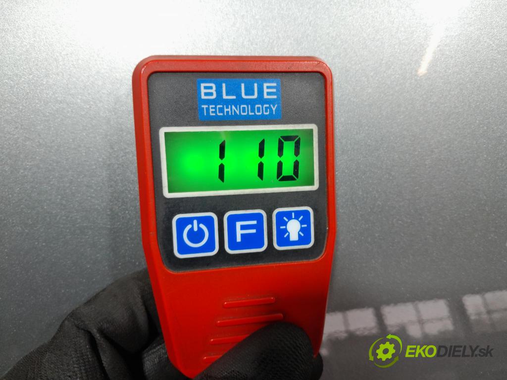 Toyota Yaris 2006 dvere zad Vľavo: