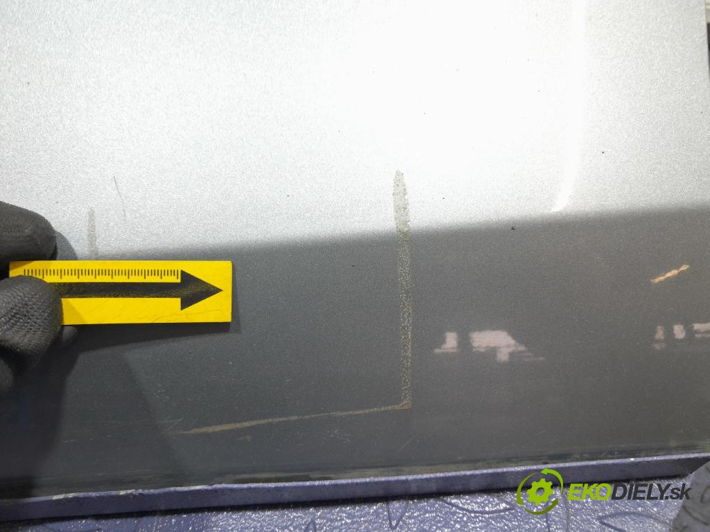 Toyota Yaris 2006 dvere Predné Vľavo: