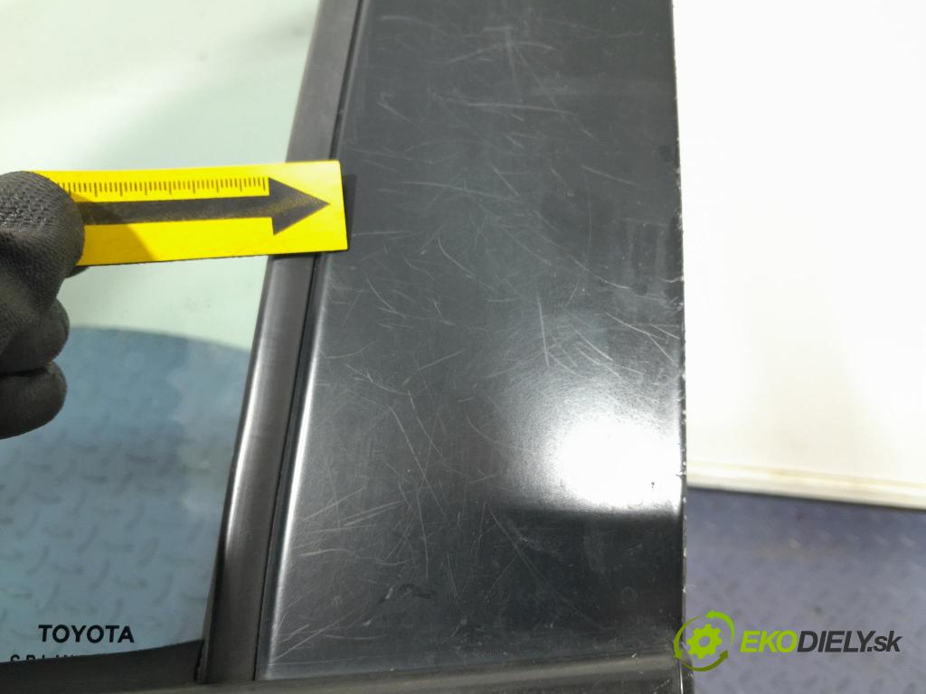 Toyota Yaris 2006 dvere Predné Vľavo: