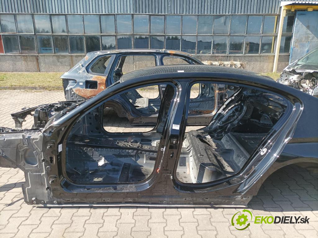 Bmw M5 2019 Práh: Vľavo: