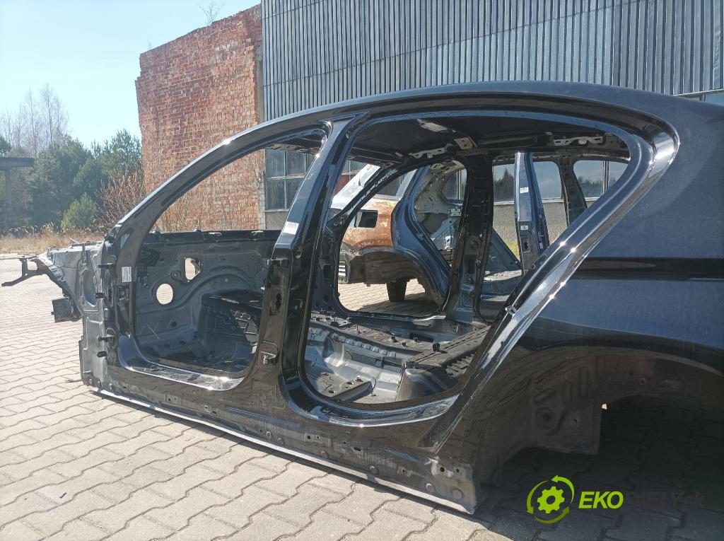 Bmw M5 2019 Práh: Vľavo: