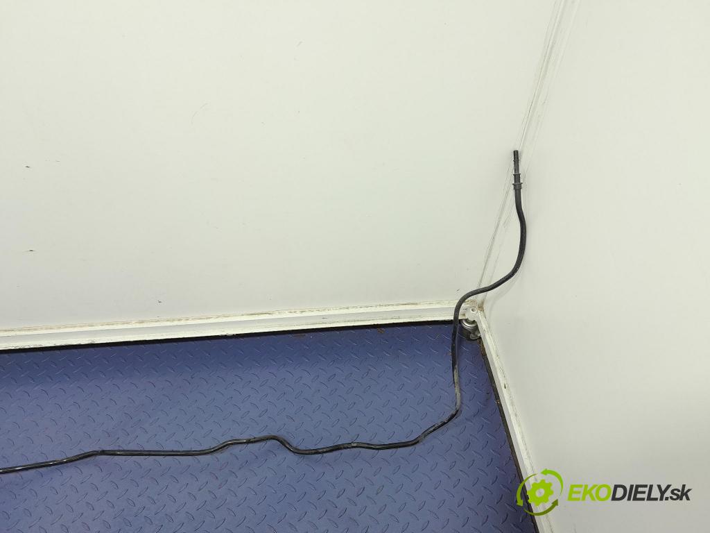 Bmw M5 2019 rúrka paliva 7373599