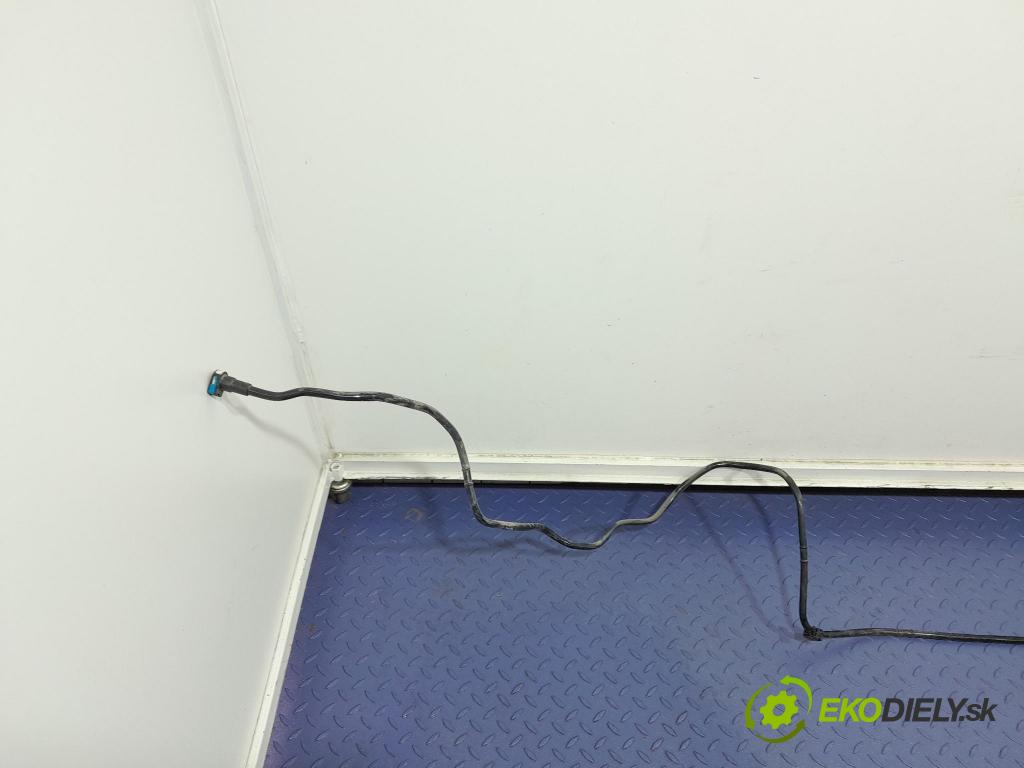 Bmw M5 2019 rúrka paliva 7373599