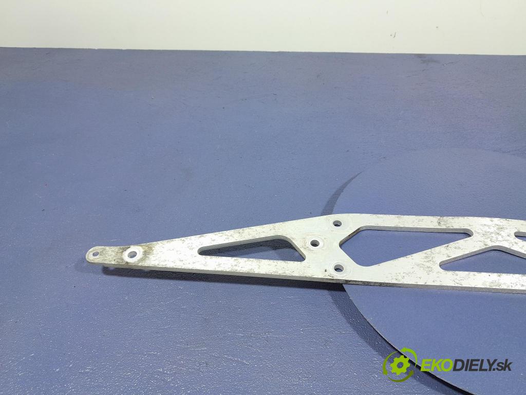 Bmw M5 2019 výstuha Predné: / pas predný 8064485