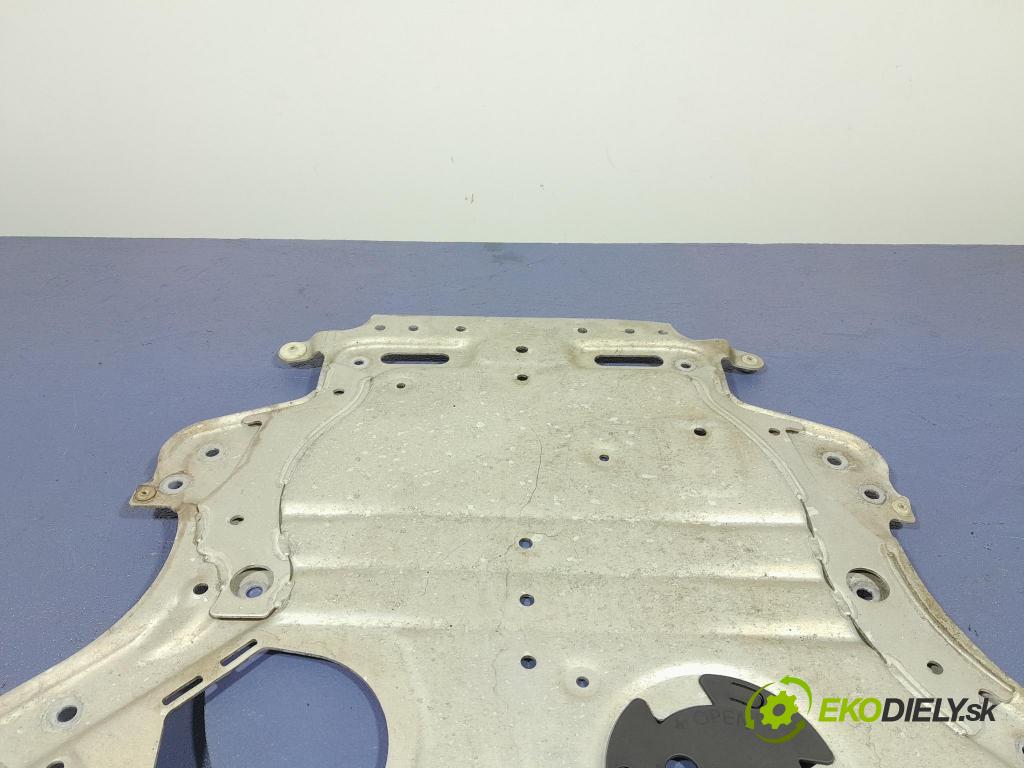 Bmw M5 2019 kryt Plast: podvozek: 6887546