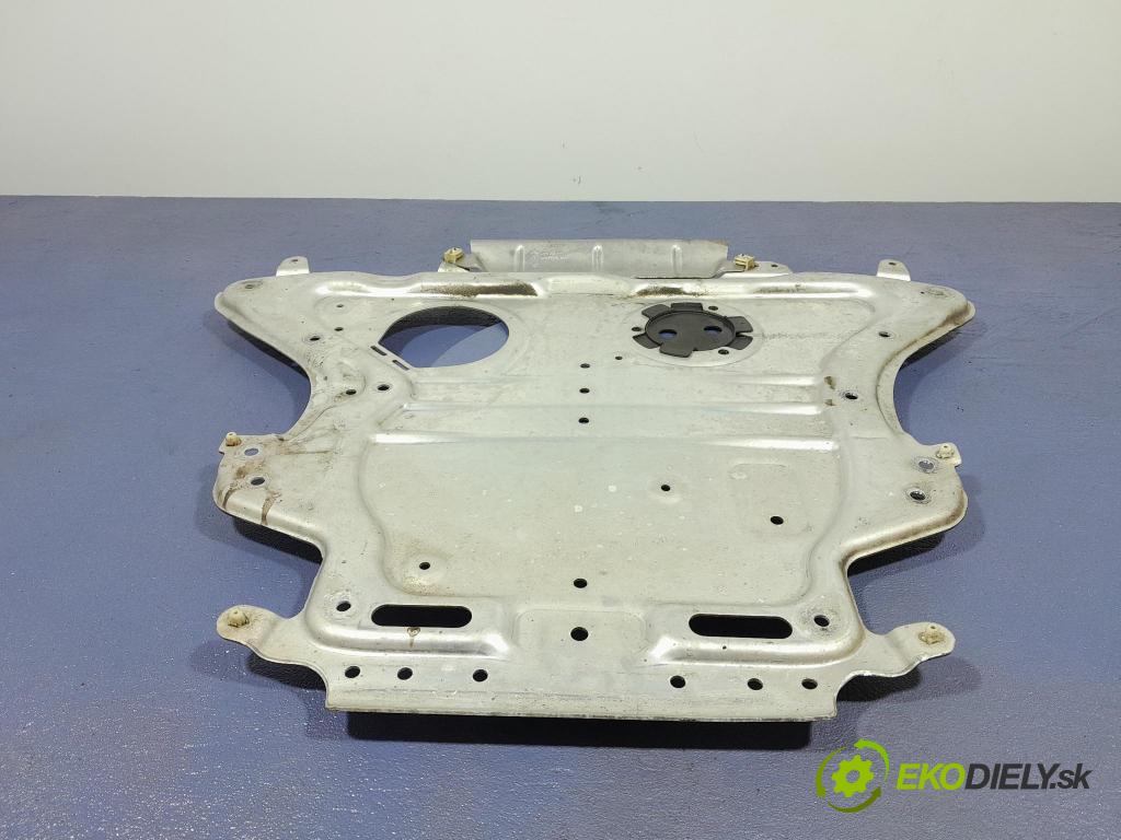 Bmw M5 2019 kryt Plast: podvozek: 6887546