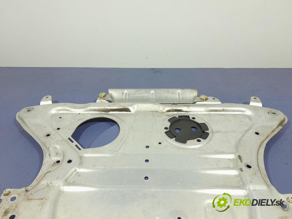 Bmw M5 2019 kryt Plast: podvozek: 6887546