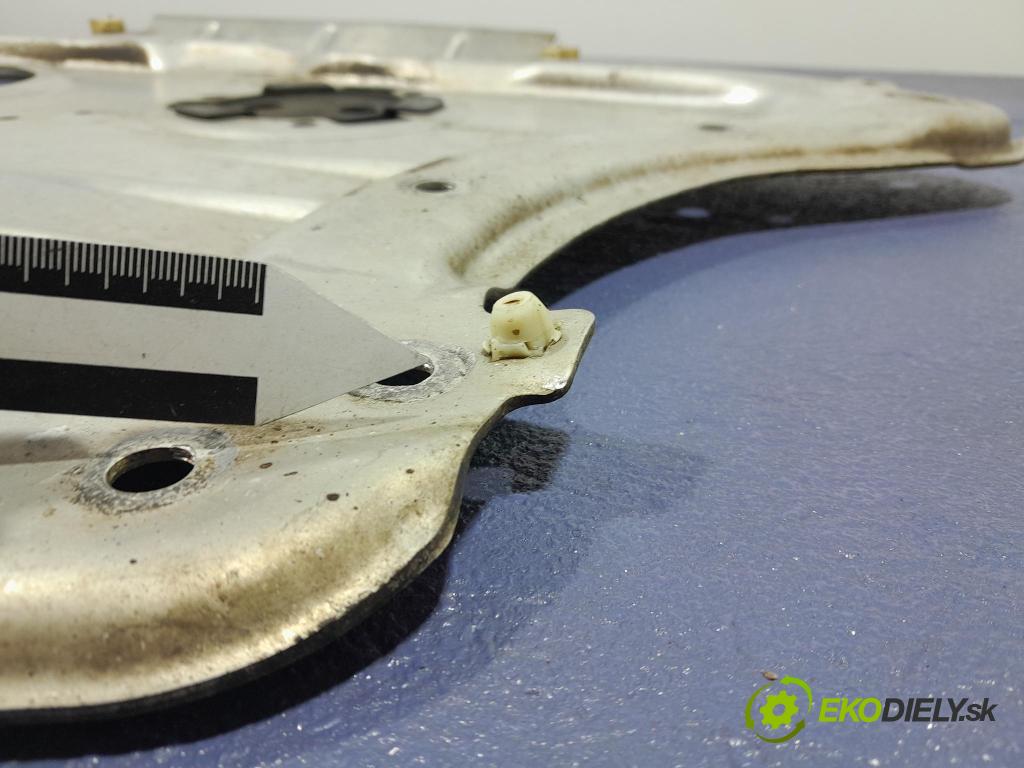 Bmw M5 2019 kryt Plast: podvozek: 6887546