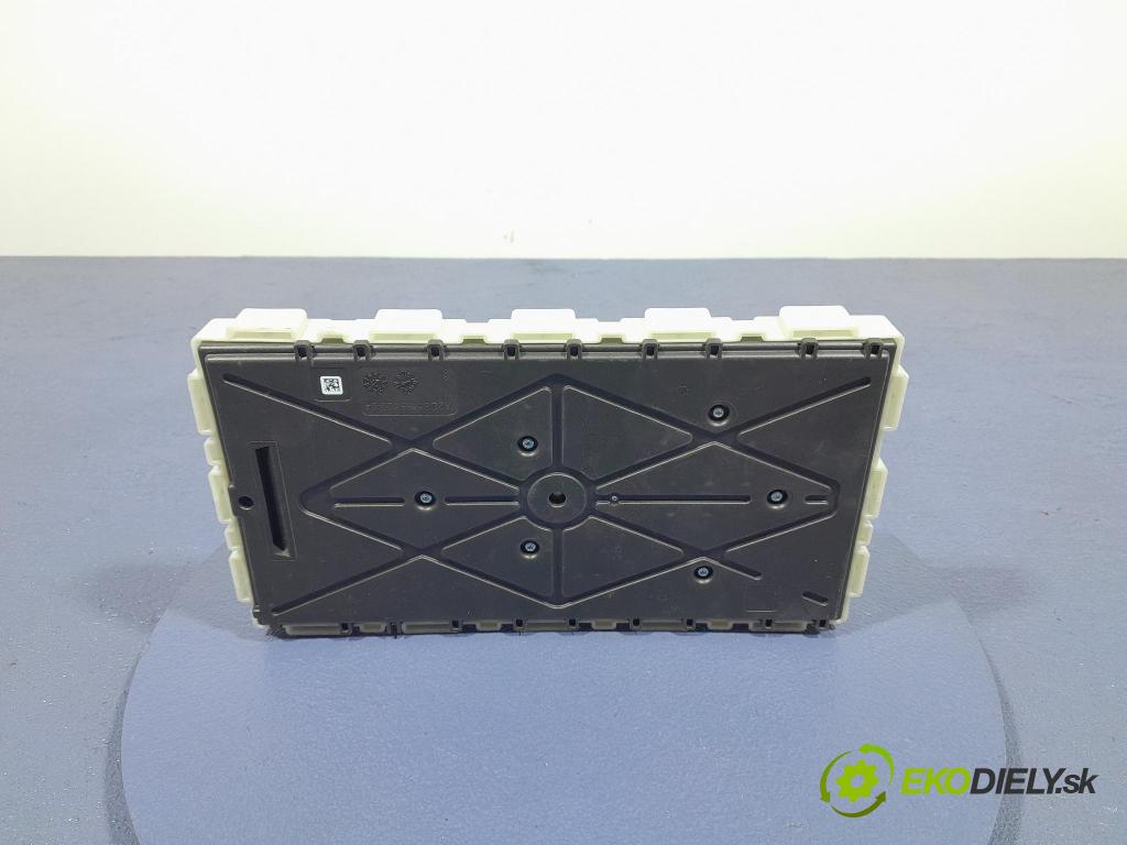 Bmw M5 2019 skříňka Pojistky 8779026