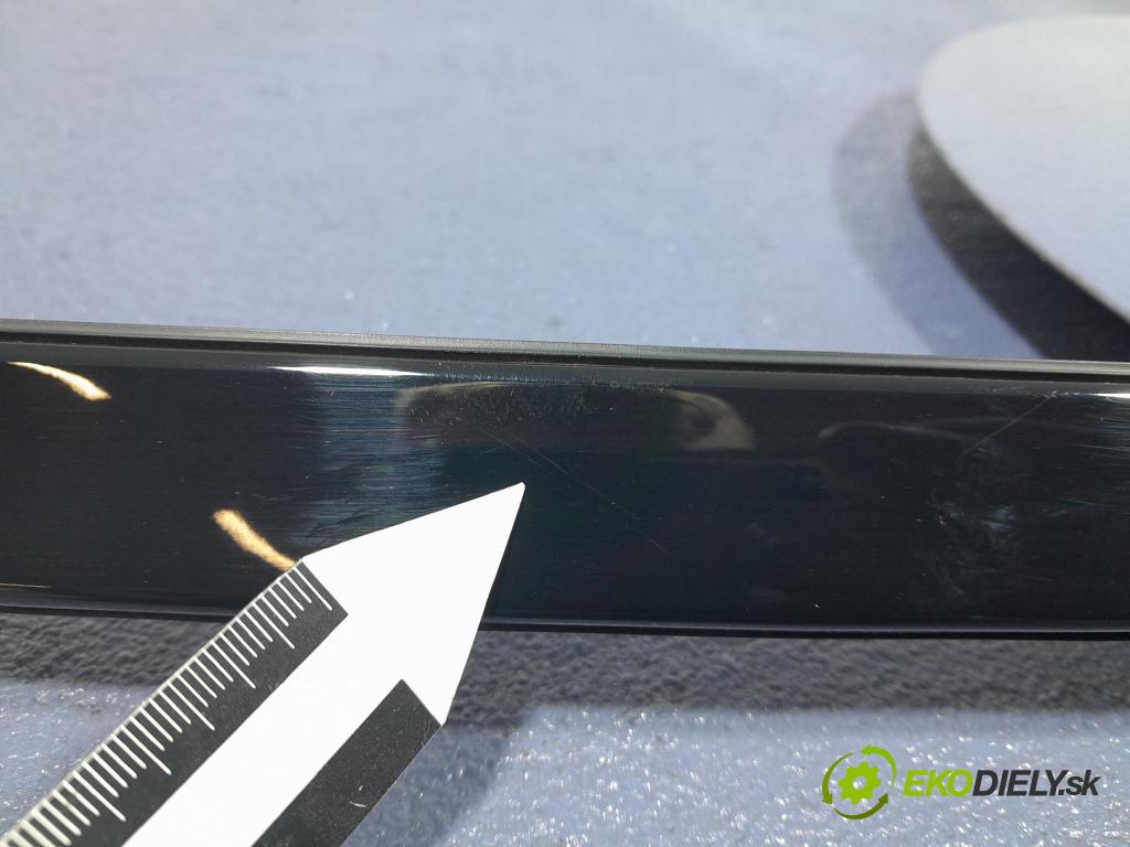 Bmw M5 2019 lišta Dekoratívne: 8081743