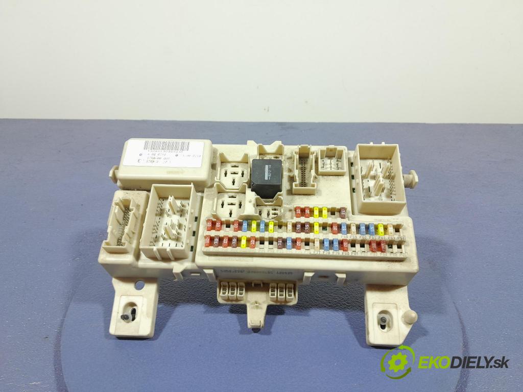 Ford Focus 2005 skrinka Poistky: 4M5T-14A073-BF