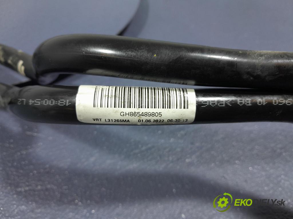 Bmw Z4 2022 rúrka Olej 8654898