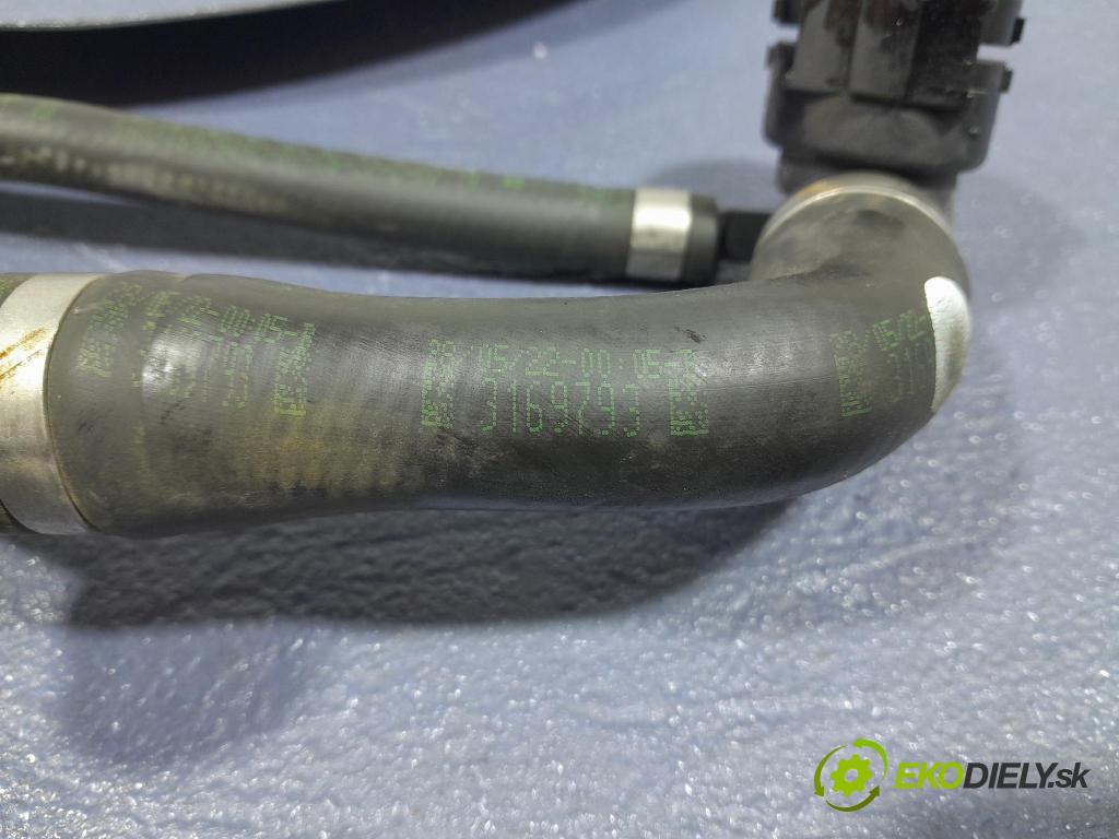 Bmw Z4 2022 rúrka Chladič: 8653603