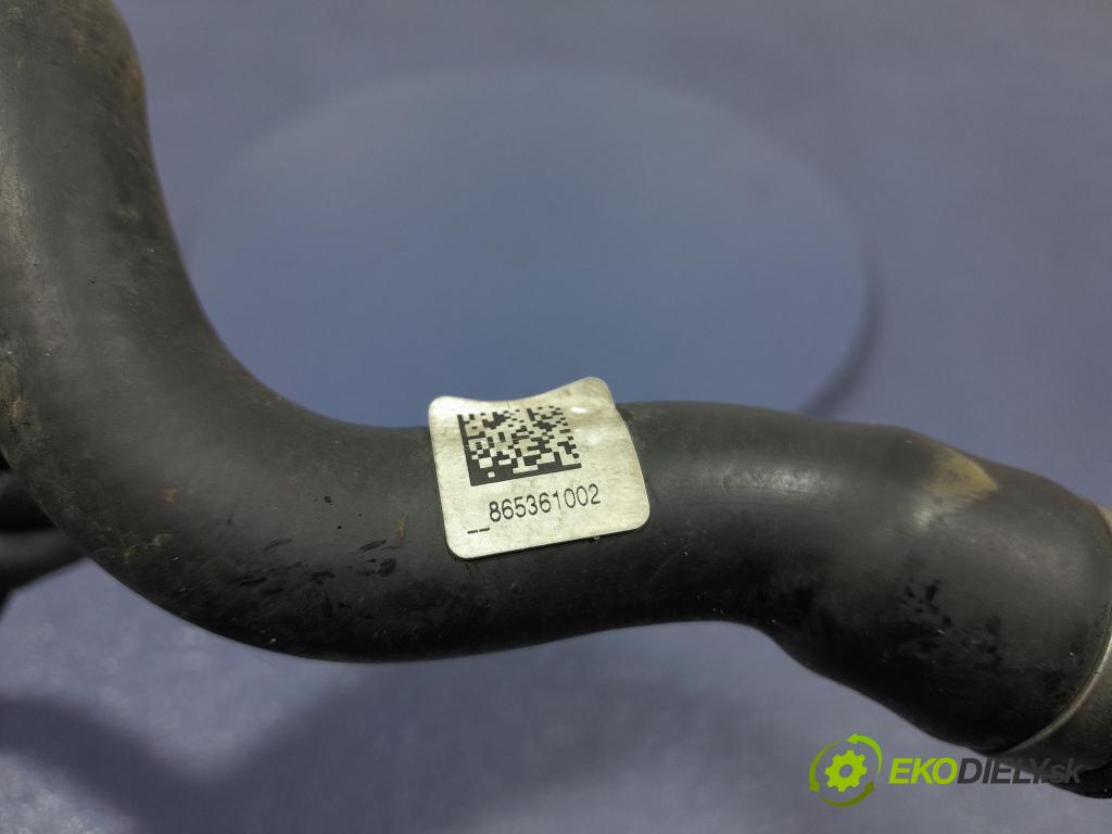 Bmw Z4 2022 trubka Chladič: 8653610