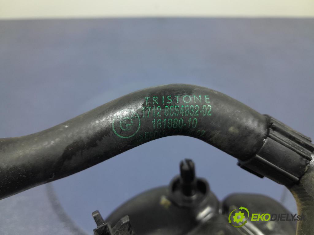 Bmw Z4 2022 nádržka Kompenzačné: 8610652