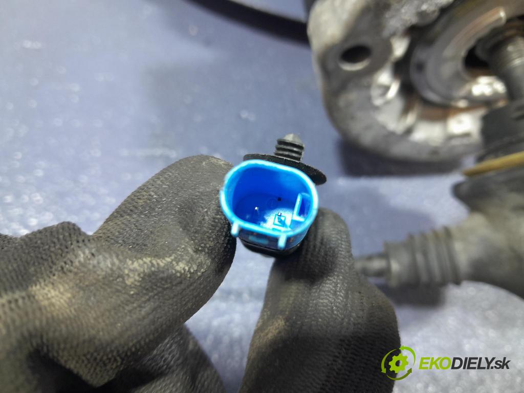 Bmw M5 2019 tlumič před Lewy. 7856893