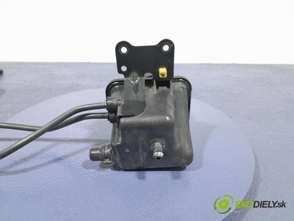 Bmw M5 2019 nádržka Náhradní 2284880