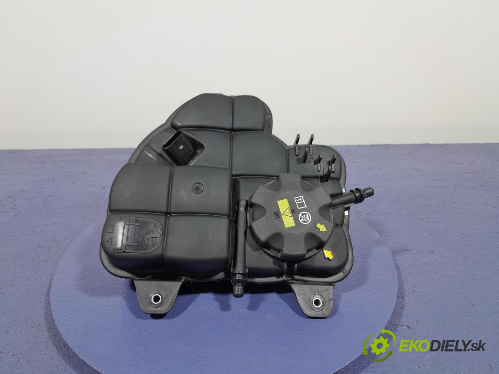 Bmw M5 2019 nádržka Náhradní 7889450