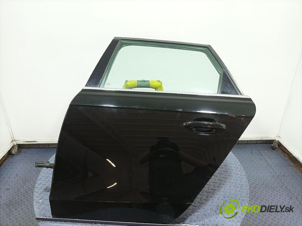Audi A4 2012 dvere zad Vľavo: