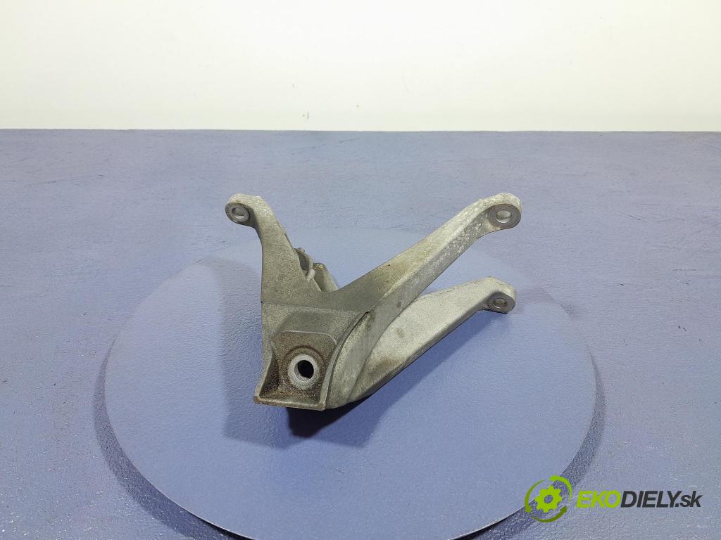 Bmw M5 2019 Vankúš/: držiak Motor: 7853647