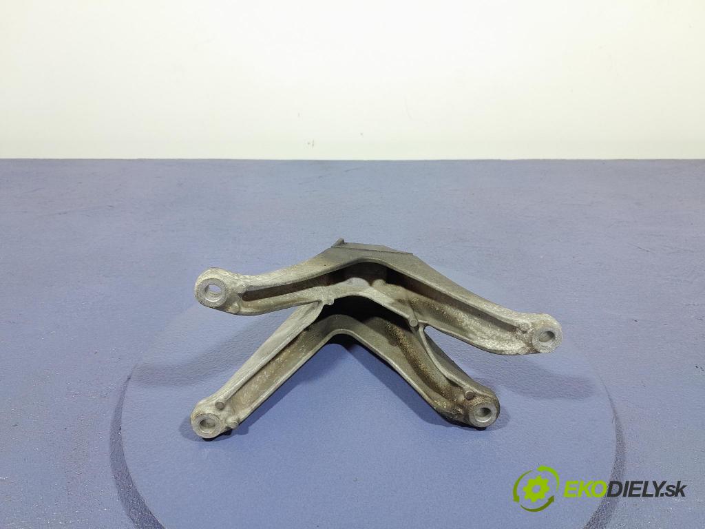 Bmw M5 2019 Vankúš/: držiak Motor: 7853647