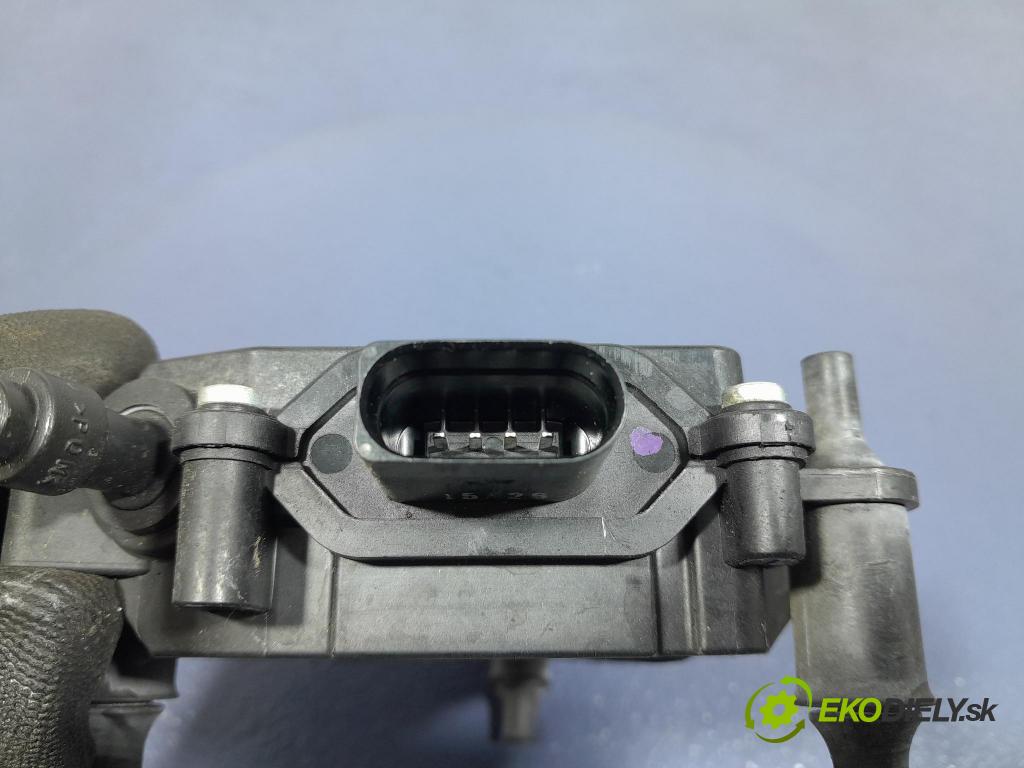 Jaguar Xf 2015 zámek dveře před v pravo: DTSFA-C39813-100