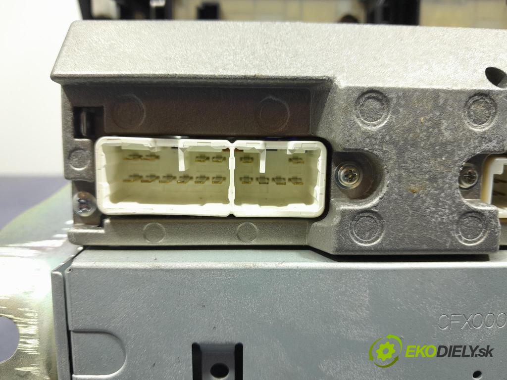 Toyota Corolla verso 2006 Radio I Navigace: 86120-0F010