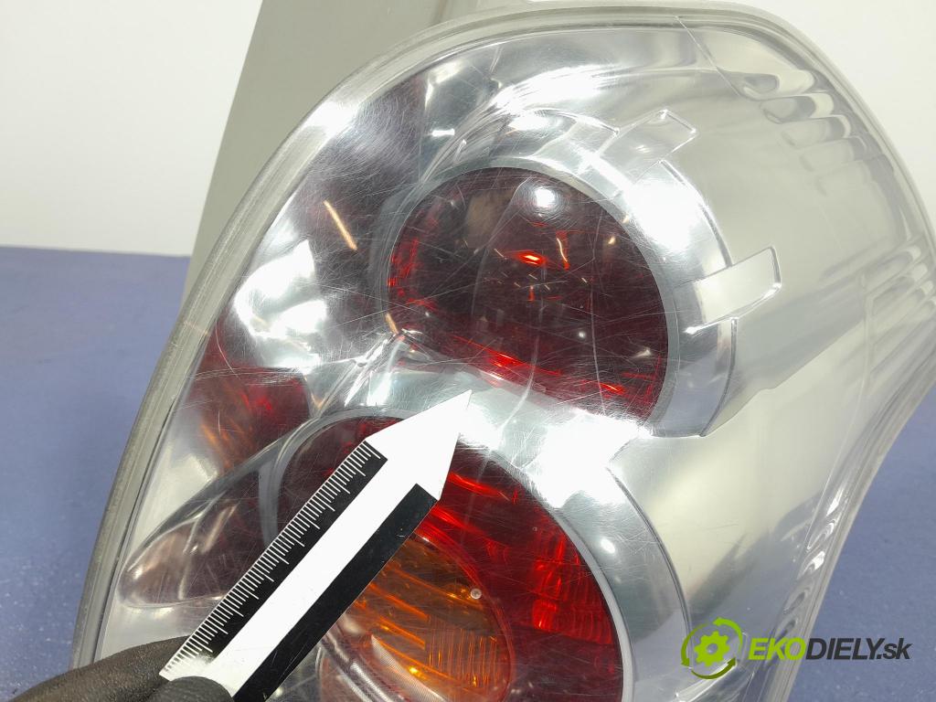 Toyota Corolla verso 2006 svetlo / reflektor zad Prava: Vonkajsia: