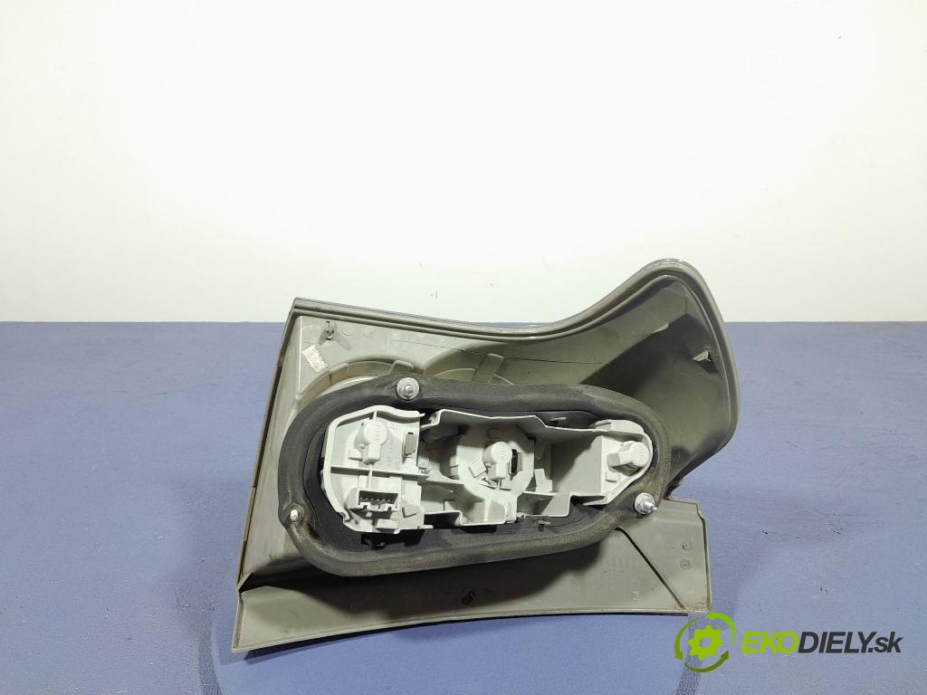 Toyota Corolla verso 2006 svetlo / reflektor zad Prava: Vonkajsia: 