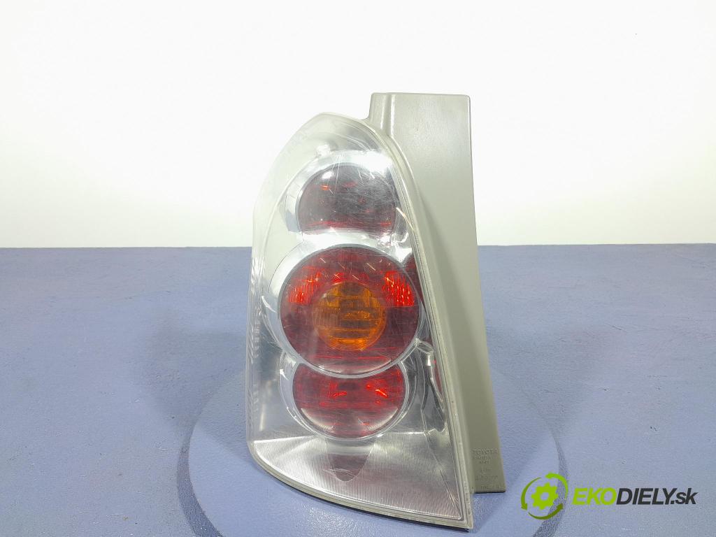 Toyota Corolla verso 2006 svetlo / reflektor zad ľavá Vonkajsia: