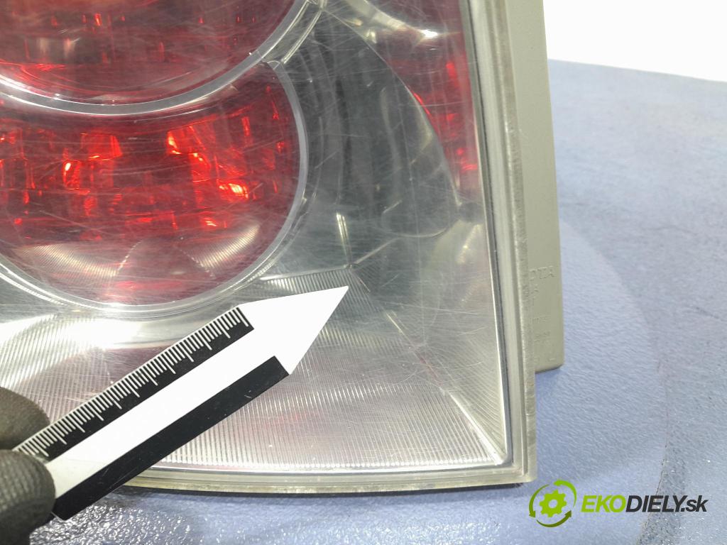 Toyota Corolla verso 2006 svetlo / reflektor zad ľavá Vonkajsia: