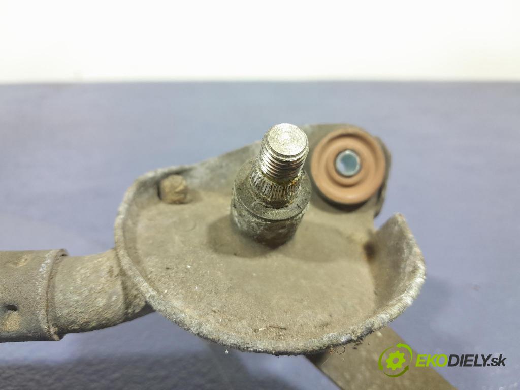 Toyota Corolla verso 2006 mechanizmus motor: Stierače: Predné 85110-0F020