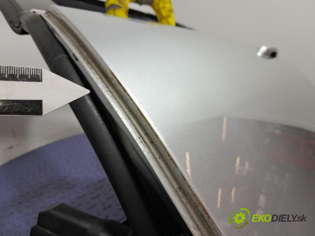 Jaguar Xf 2015 dvere zad Vľavo: