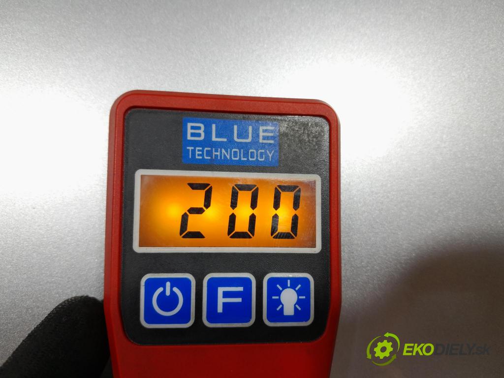 Jaguar Xf 2015 dvere zad Vľavo: