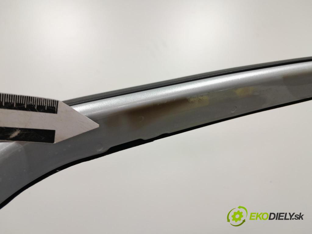 Jaguar Xf 2015 dvere zad Vľavo: