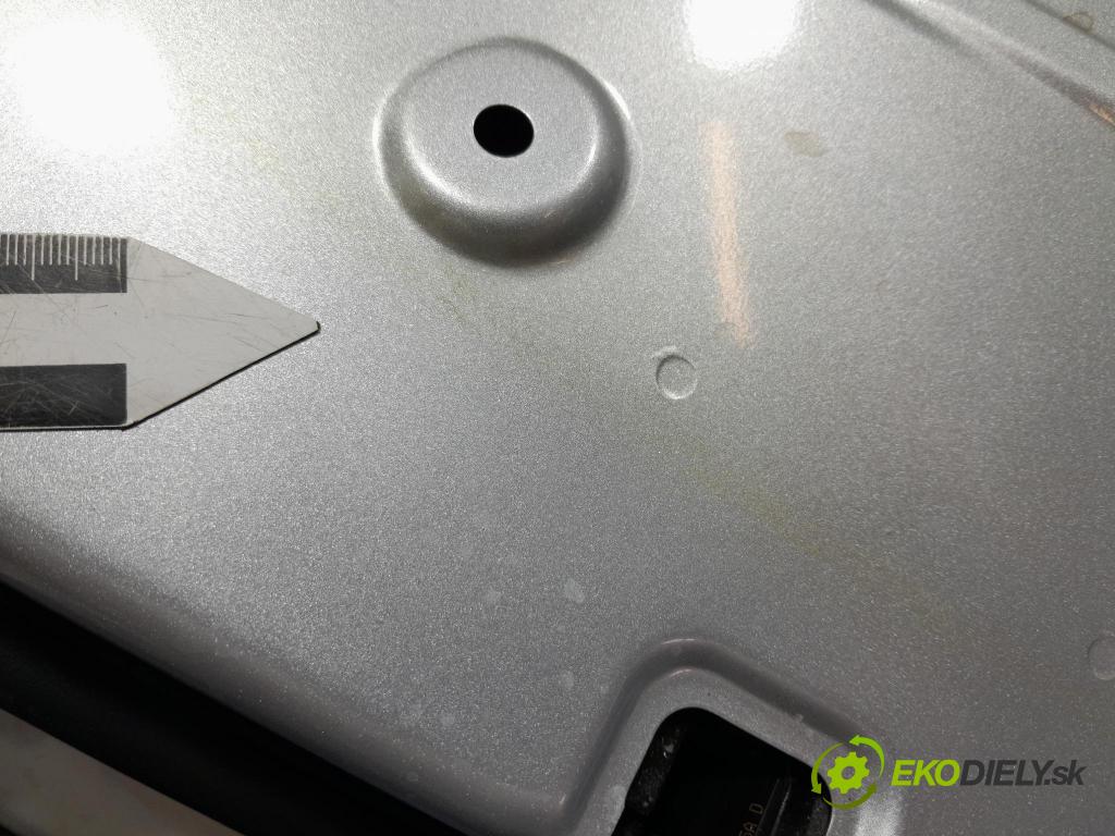 Jaguar Xf 2015 dvere zad Vľavo: 